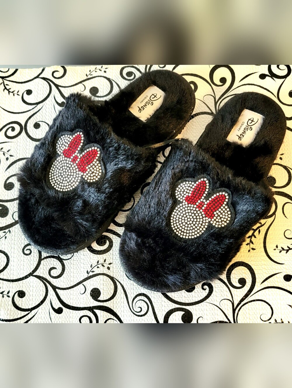NWT! Disney Minnie Mouse Bling Rhinestone slippers slides Size 5 Size 6